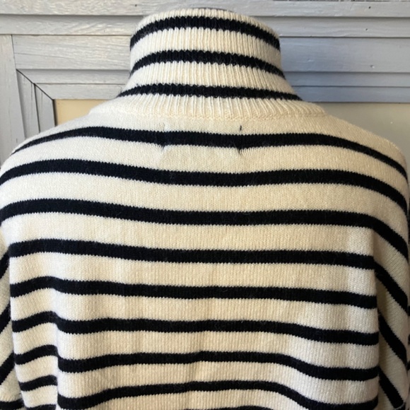 Cider Cream & Black Striped Mock Neck Cropped Sweater – Size Small - Picture 4 of 6